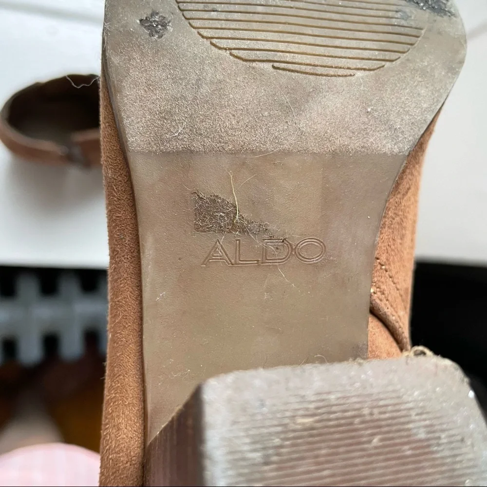 ALDO | brown block Chelsea heeled booties size 6.5 - Picture 6 of 8